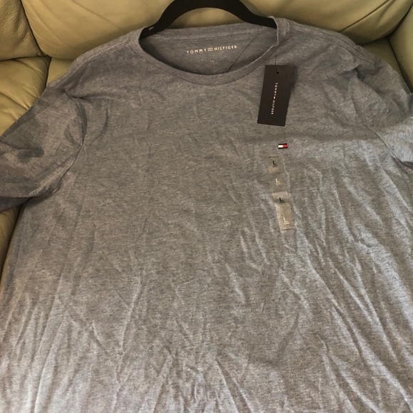 Men’s Tommy Hilfiger T-Shirt - Picture 2 of 6